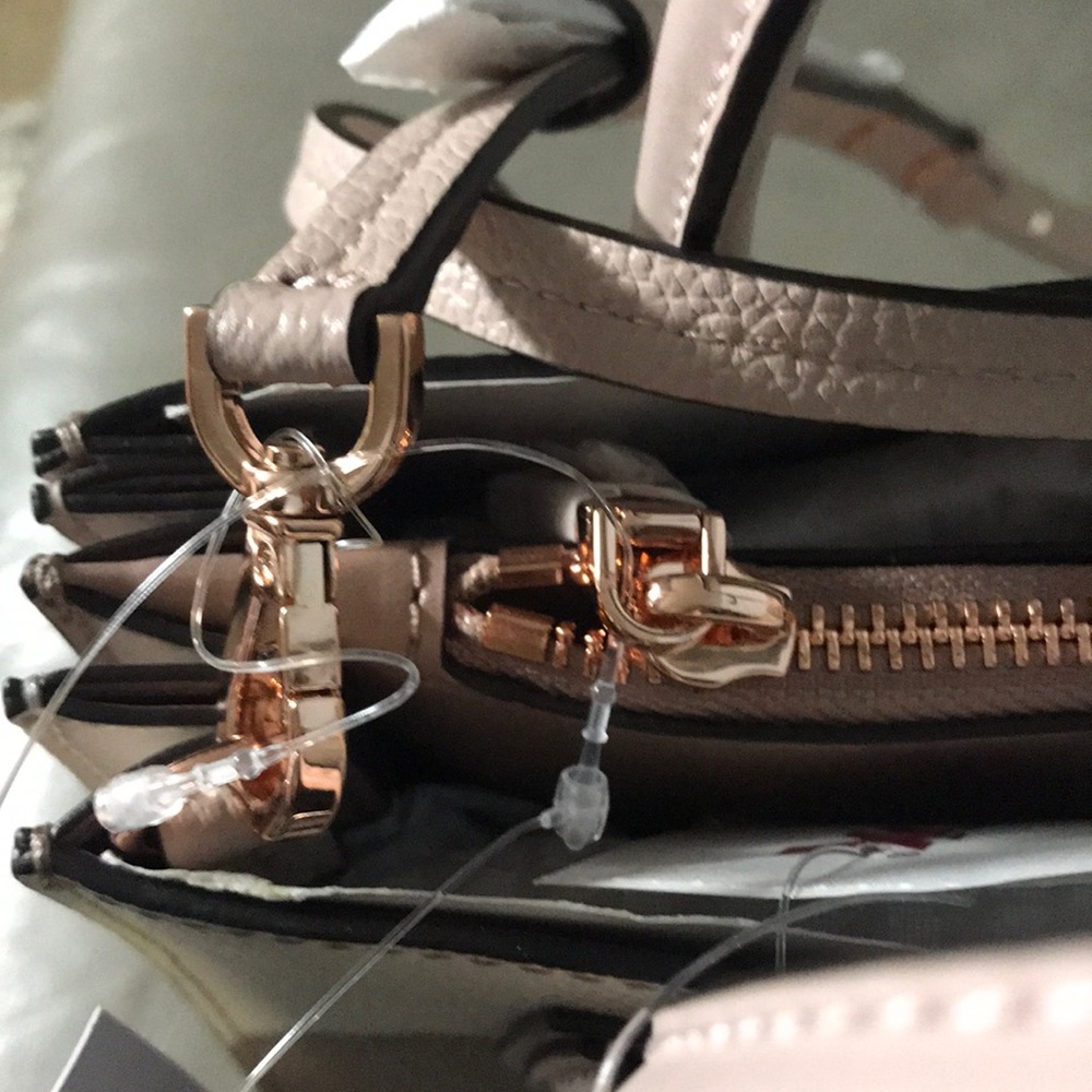 MICHAEL KORS Mercer MD Acrdion Messenger satchel - Picture 6 of 8
